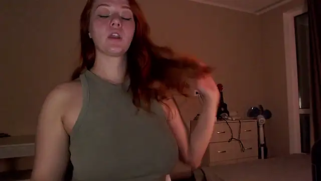 SarahSweetie online show from December 3, 2024, 3:33 pm