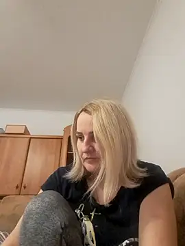 Malichkaanna30 online show from December 18, 2024, 3:33 pm