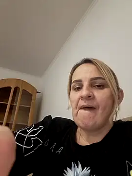 Malichkaanna30 online show from February 27, 2025, 8:20 pm