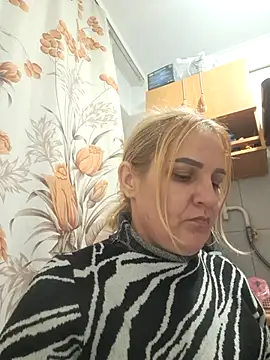 Malichkaanna30 online show from November 3, 2025, 2:51 pm