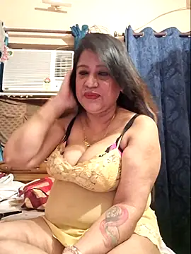 Snapshot of Hot_Queen77 chatting on March 4, 2025, 4:41 pm Hot Queen77 online show from March 4, 2025, 4:41 pm