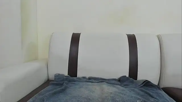 lunainsane58 online show from April 11, 2026, 9:30 pm