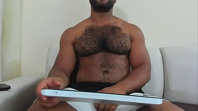 lunainsane58 online show from June 21, 2026, 8:00 pm