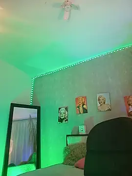 nahiarapalmer19 online show from September 11, 2025, 10:43 pm