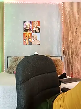 nahiarapalmer19 online show from April 4, 2026, 5:10 pm