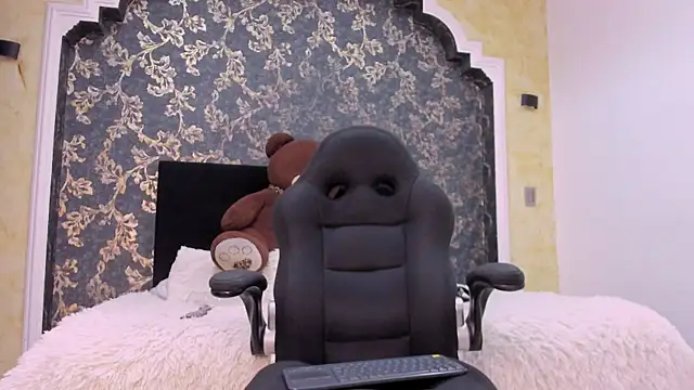 Isa Little Star online show from February 4, 2025, 12:55 pm