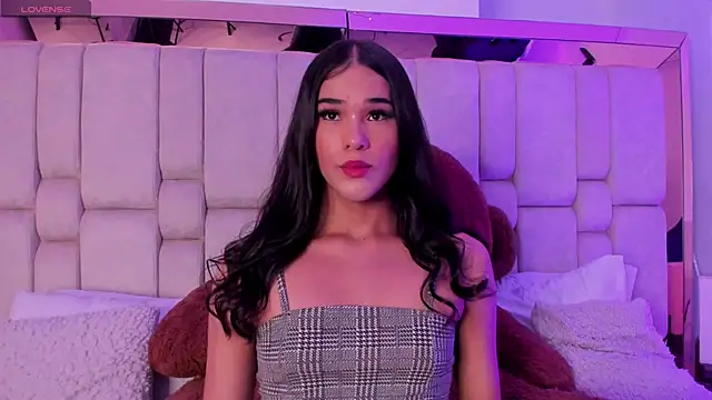 Isa Little Star online show from February 14, 2025, 11:42 pm