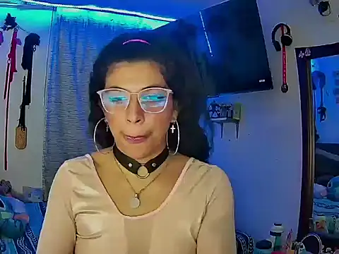 NicollWilliams 420 online show from February 3, 2025, 5:40 am