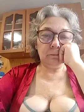 Snapshot of IrinaSweet54 chatting on June 3, 2026, 8:17 am IrinaSweet54 online show from June 3, 2026, 8:17 am