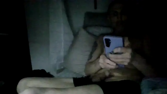 Snapshot of LayingRealism chatting on April 5, 2026, 5:48 am LayingRealism online show from April 5, 2026, 5:48 am