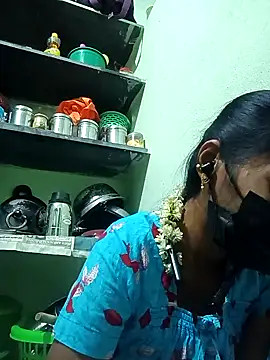 anusiya01 online show from February 8, 2025, 4:36 pm