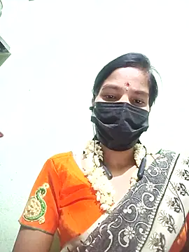 anusiya01 online show from September 27, 2025, 5:51 pm