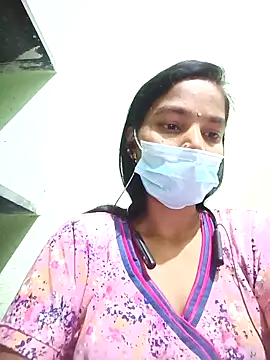 anusiya01 online show from October 1, 2025, 3:40 pm