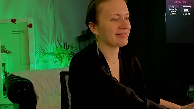 Ariell Margot  online show from April 14, 2026, 5:46 am