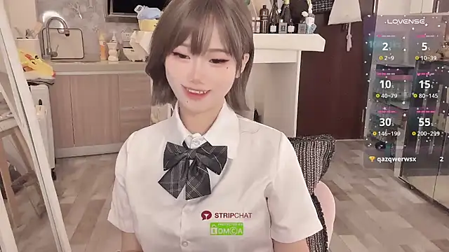 Snapshot of -XunMengLong- chatting on December 4, 2024, 5:44 pm -XunMengLong- online show from December 4, 2024, 5:44 pm