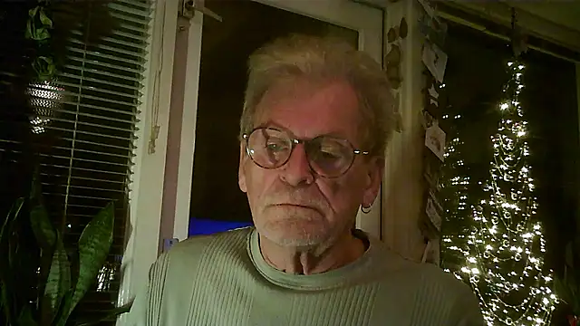 Snapshot of JanidGrunn chatting on January 8, 2026, 7:27 pm JanidGrunn online show from January 8, 2026, 7:27 pm
