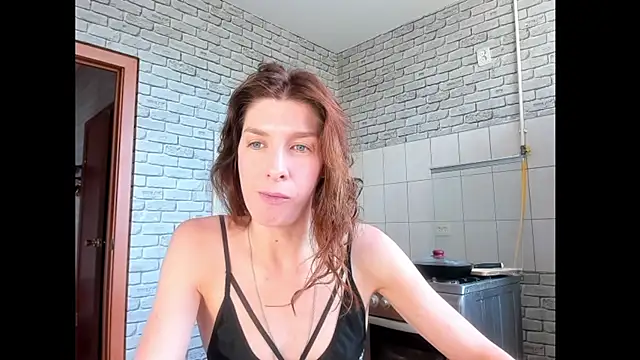 YourSuperModel online show from May 27, 2026, 5:04 am