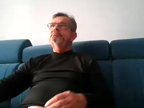 axecoman60 online show from February 1, 2025, 8:50 am