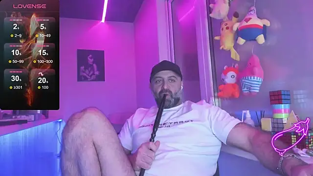 Snapshot of MAGABEAR077 chatting on February 5, 2025, 4:14 pm MAGABEAR077 online show from February 5, 2025, 4:14 pm