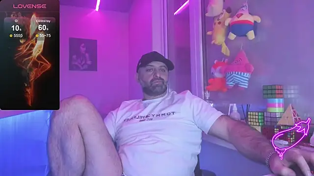 Snapshot of MAGABEAR077 chatting on February 16, 2025, 10:43 pm MAGABEAR077 online show from February 16, 2025, 10:43 pm
