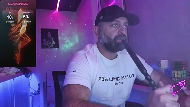 MAGABEAR077 online show from November 3, 2025, 7:37 pm