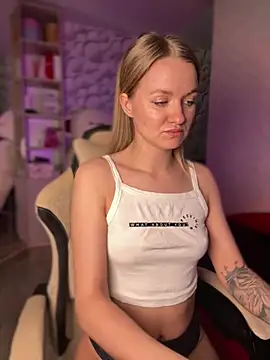 Devill Angel  online show from February 11, 2025, 4:02 pm