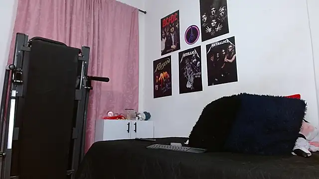 scarlett  morgan online show from September 19, 2025, 1:56 pm