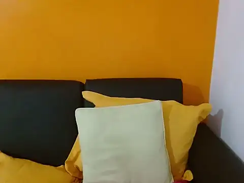 thekelliecapri online show from September 11, 2025, 3:39 am