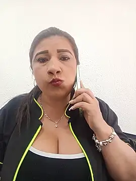Snapshot of Hannahcandyy chatting on June 11, 2026, 4:27 pm Hannahcandyy online show from June 11, 2026, 4:27 pm