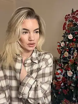 Heidi11 online show from December 22, 2024, 2:38 pm