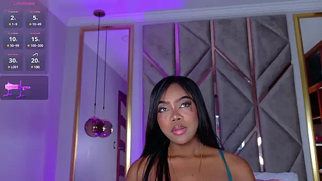 Lola King online show from March 10, 2025, 4:07 am