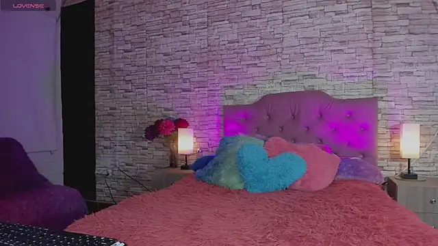 kitty queen10 online show from September 17, 2025, 4:14 am