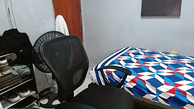 Lovebeng  online show from April 23, 2026, 8:22 pm