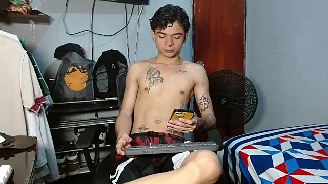 Snapshot of Lovebeng_ chatting on July 30, 2026, 11:37 pm Lovebeng online show from July 30, 2026, 11:37 pm