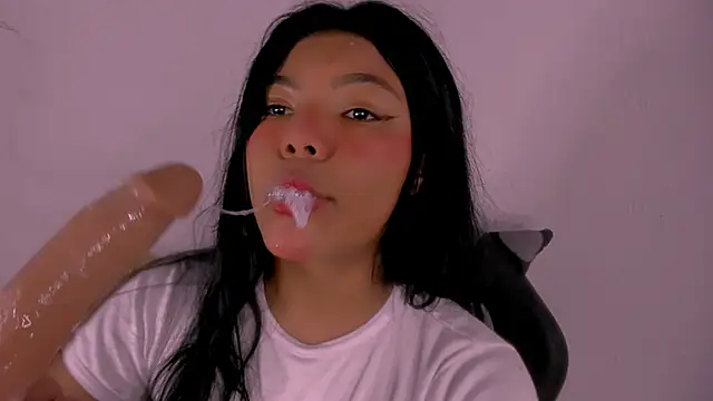 veky saliva01 online show from October 22, 2025, 10:59 am