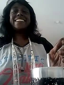 Snapshot of mamakarma1403 chatting on March 11, 2025, 12:00 am mamakarma1403 online show from March 11, 2025, 12:00 am