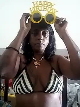 Snapshot of mamakarma1403 chatting on March 14, 2025, 3:37 am mamakarma1403 online show from March 14, 2025, 3:37 am