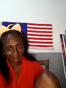 Snapshot of mamakarma1403 chatting on September 19, 2025, 12:06 pm mamakarma1403 online show from September 19, 2025, 12:06 pm