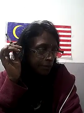 Snapshot of mamakarma1403 chatting on September 29, 2025, 3:06 pm mamakarma1403 online show from September 29, 2025, 3:06 pm