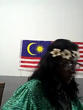 Snapshot of mamakarma1403 chatting on October 7, 2025, 12:19 am mamakarma1403 online show from October 7, 2025, 12:19 am