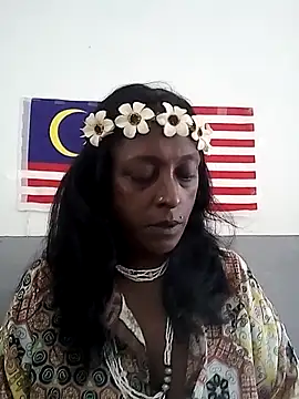 Snapshot of mamakarma1403 chatting on October 8, 2025, 1:36 am mamakarma1403 online show from October 8, 2025, 1:36 am