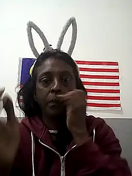 Snapshot of mamakarma1403 chatting on October 10, 2025, 2:43 am mamakarma1403 online show from October 10, 2025, 2:43 am