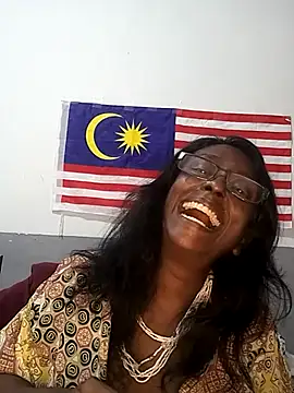 Snapshot of mamakarma1403 chatting on October 11, 2025, 3:32 pm mamakarma1403 online show from October 11, 2025, 3:32 pm