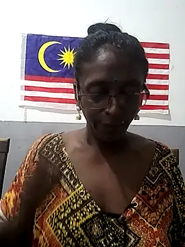 Snapshot of mamakarma1403 chatting on October 23, 2025, 2:27 pm mamakarma1403 online show from October 23, 2025, 2:27 pm