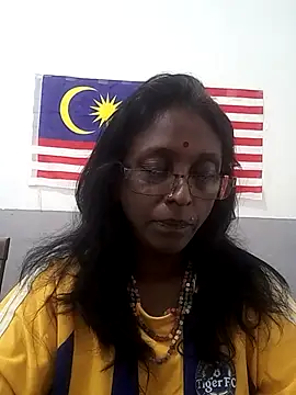 Snapshot of mamakarma1403 chatting on October 27, 2025, 4:16 am mamakarma1403 online show from October 27, 2025, 4:16 am