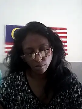 Snapshot of mamakarma1403 chatting on November 5, 2025, 12:10 am mamakarma1403 online show from November 5, 2025, 12:10 am