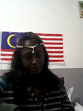 Snapshot of mamakarma1403 chatting on November 9, 2025, 1:15 am mamakarma1403 online show from November 9, 2025, 1:15 am