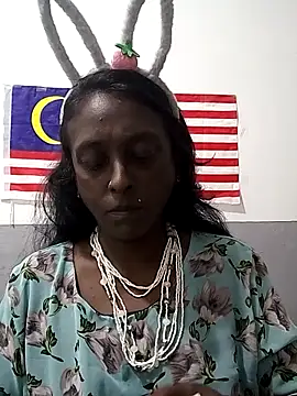 Snapshot of mamakarma1403 chatting on November 18, 2025, 2:21 pm mamakarma1403 online show from November 18, 2025, 2:21 pm