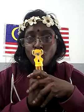 Snapshot of mamakarma1403 chatting on November 28, 2025, 3:09 am mamakarma1403 online show from November 28, 2025, 3:09 am