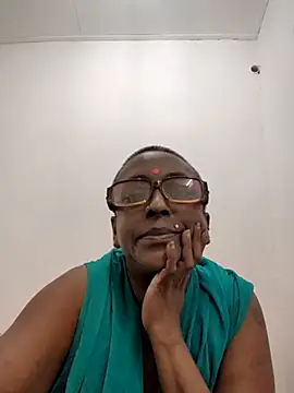 mamakarma1403 online show from June 27, 2026, 12:55 pm